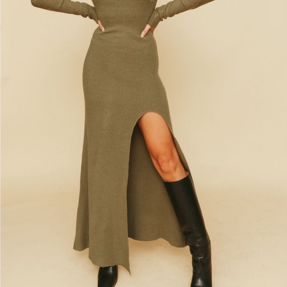 Green sweater dress with slit - Picture 2 of 12
